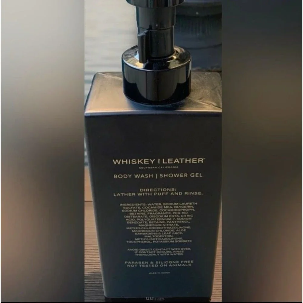 Whiskey & Leather Teakwood Body Wash Shower Gel 32 oz Large Bottle - New